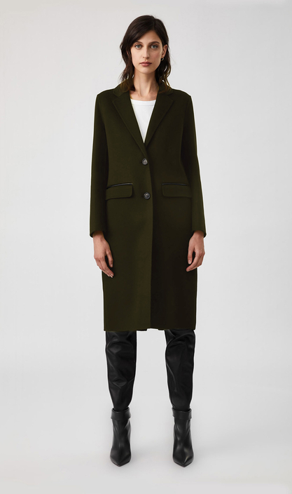 Best Personal Stylist Devina Bhaga NYC & Vancouver styling a coat for winter