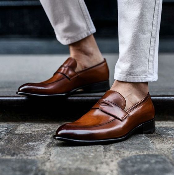 Devina Bhaga Best Personal Stylist Vancouver & NYC styling shoes for men